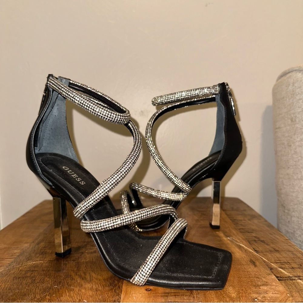 GUESS Womens Lalali Embellished Square Toe Strappy Heel